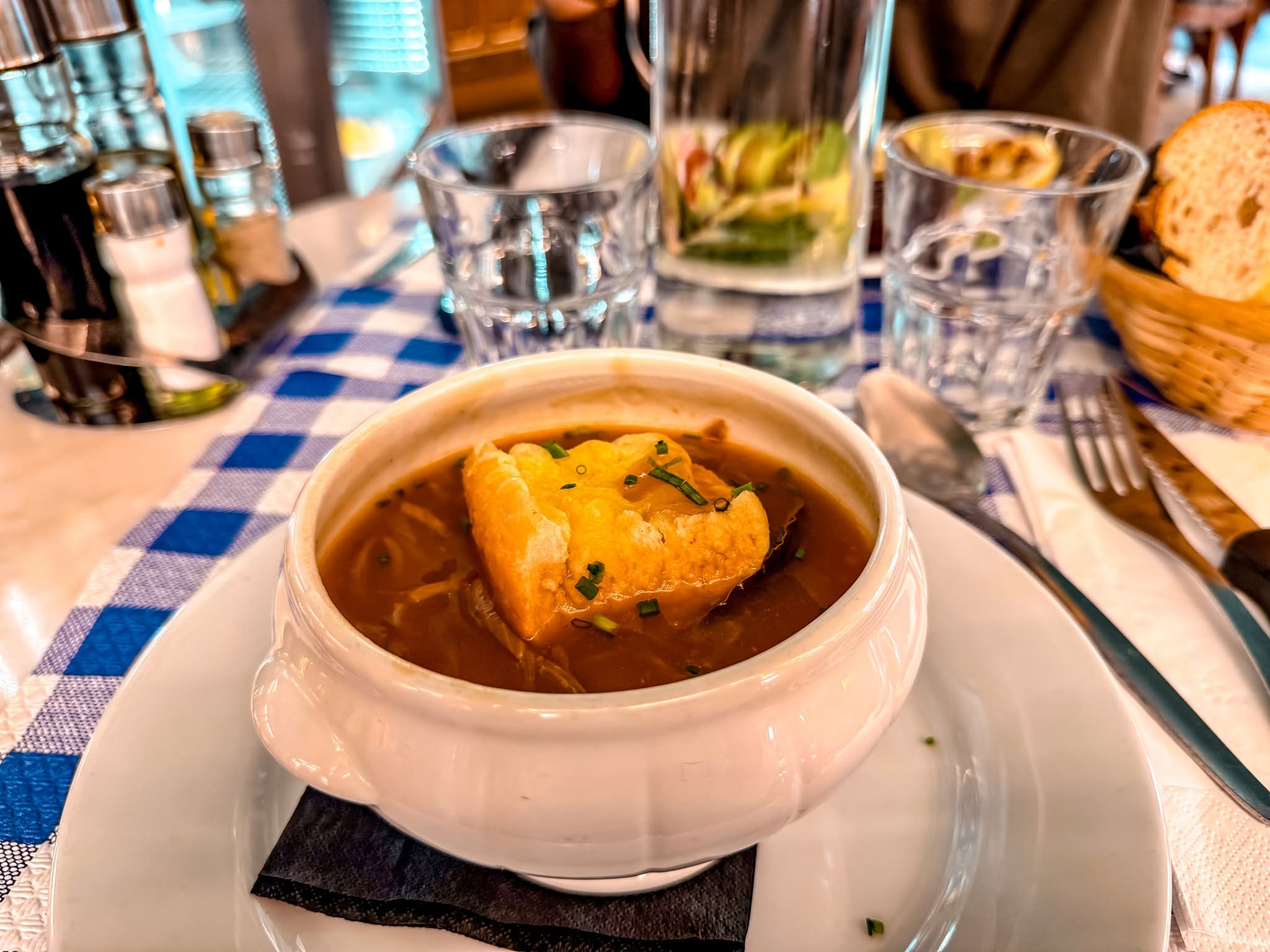 french onion soup paris.jpg